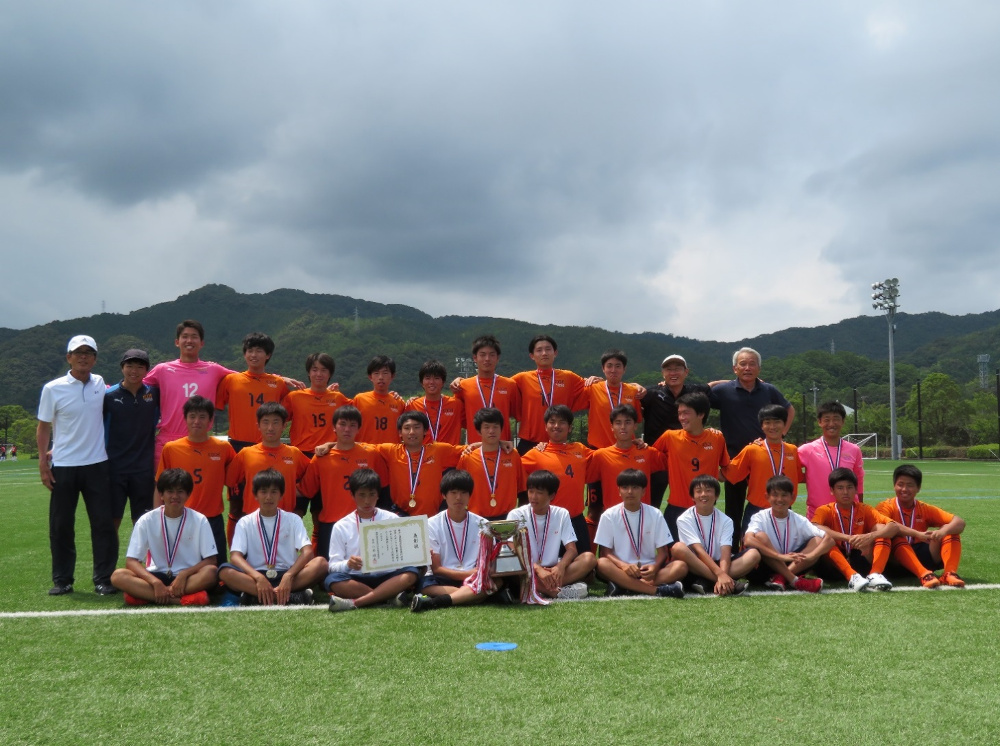第56回四国地区高等専門学校体育大会 サッカー競技優勝 課外活動 新着情報 高知工業高等専門学校