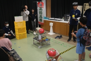 250420_ロボットの操縦体験の様子②.JPG