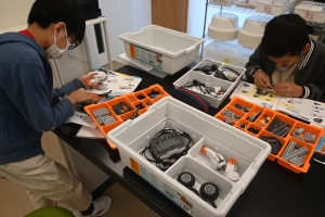 R6ロボット作製・試行の様子③.JPG