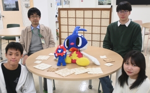 【高知高専】出展に関わった学生と担当教員.JPG