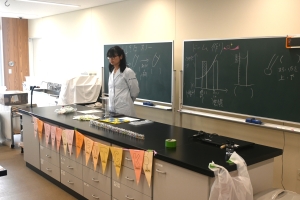 スノードームつくりの様子②（明）.JPG