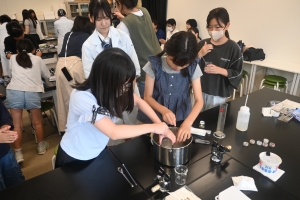 スノードームつくりの様子③.JPG