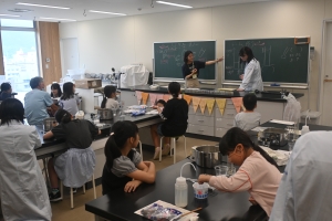 ハンドクリームつくりの様子①.JPG