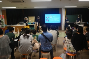 差替_250420_学生によるロボット説明の様子③.JPG